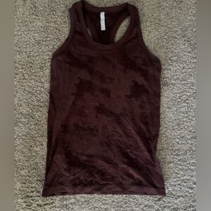 Athleta maroon pattern workout tank size S